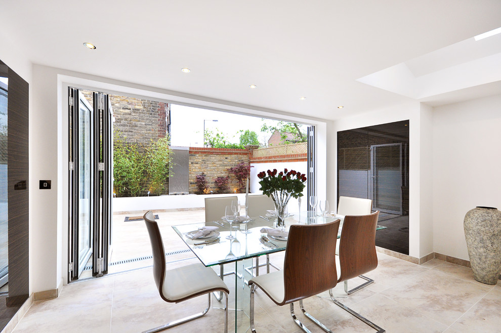 Photo of a contemporary dining room in Oxfordshire.