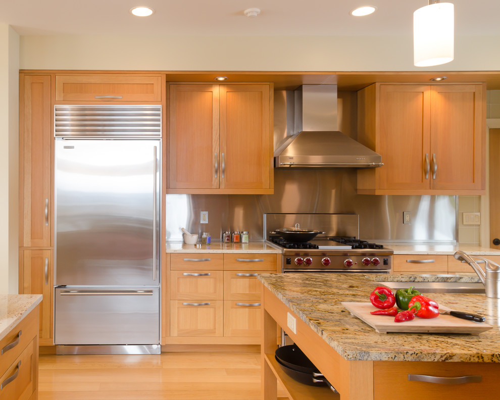 Trendy kitchen photo in New York with stainless steel appliances