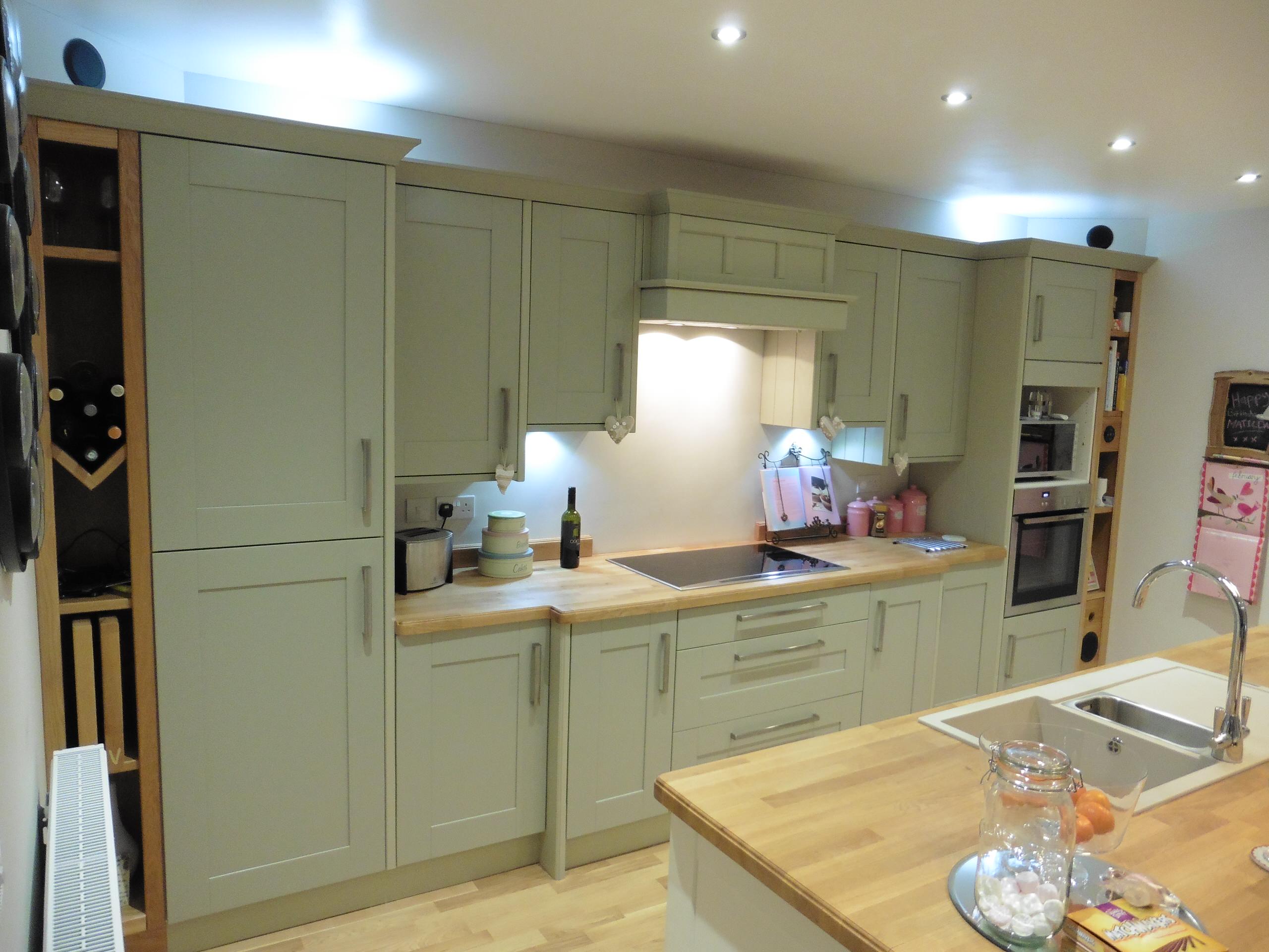 https://st.hzcdn.com/simgs/pictures/kitchens/kitchens-rosewood-carpentry-and-building-ltd-img~52a1819a04e25728_14-9766-1-df76edb.jpg