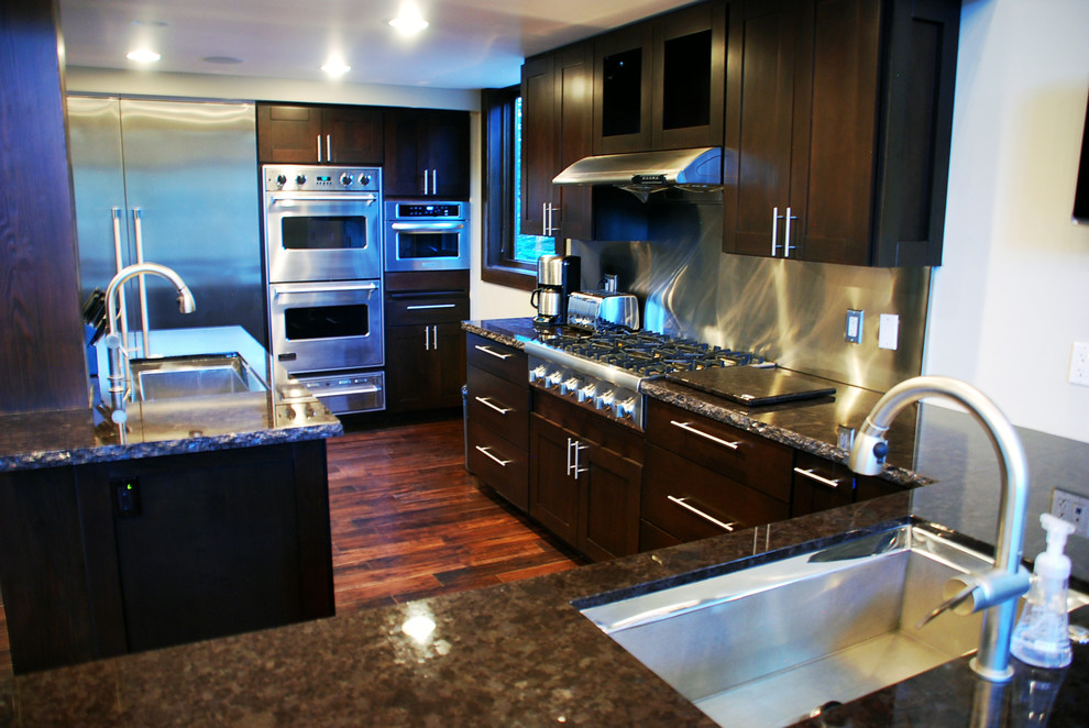 Photo of a contemporary kitchen in San Diego.