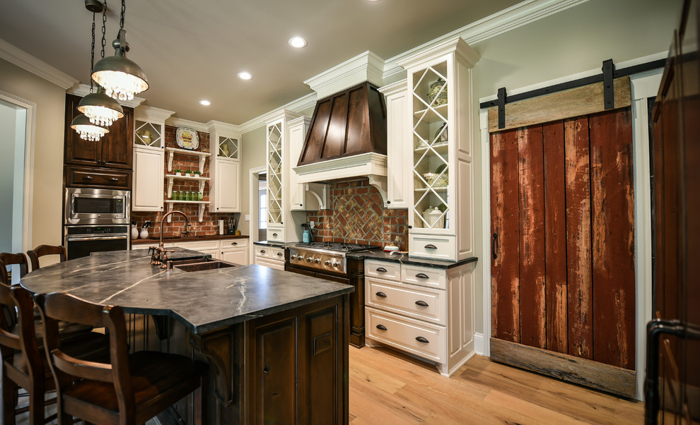 Knotty Alder & White Kitchen Traditional Kitchen Louisville by