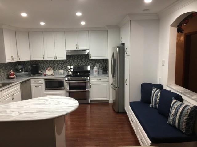 Kraftmaid Cabinets North Bay White Modern Kitchen Tampa By Christina Rayburn At Prosource