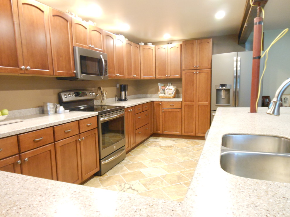 Kraftmaid Gentry Maple Chestnut Kitchen Columbus by Jenna Cook