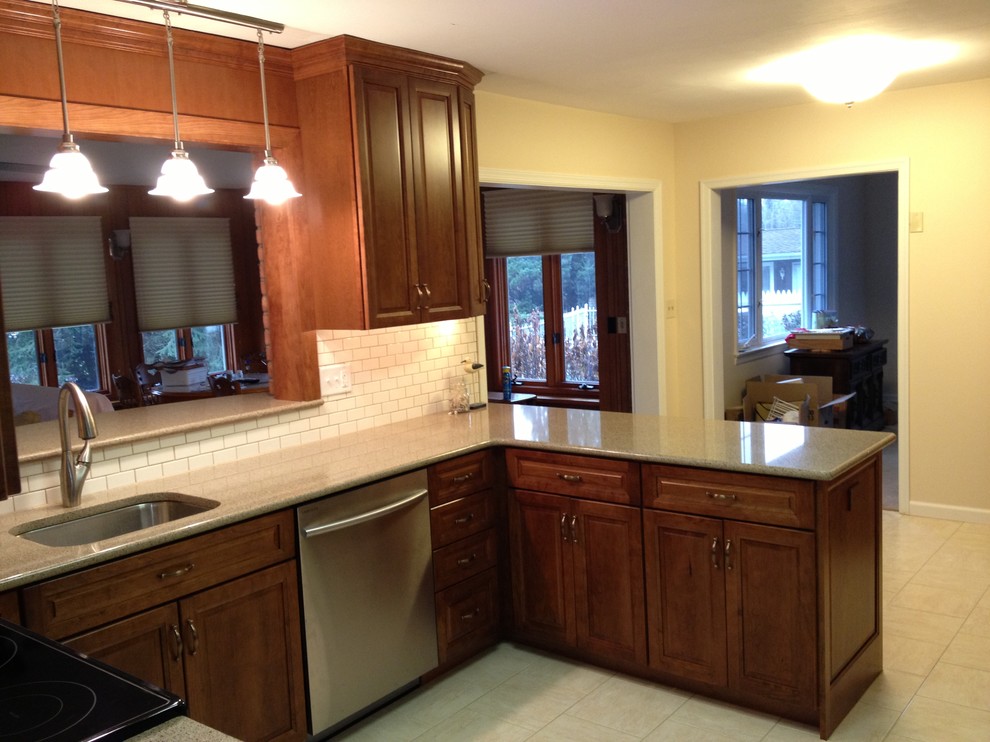 KraftMaid Parkurst Cherry Square (Nelcoski) Kitchen Traditional