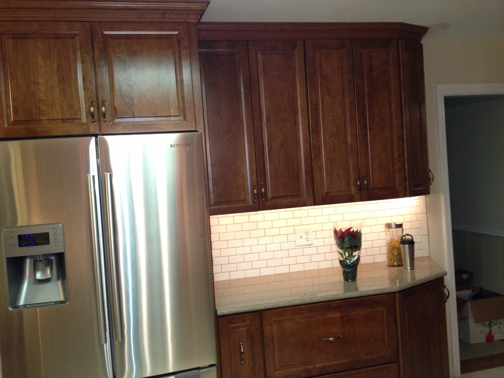 KraftMaid Parkurst Cherry Square (Nelcoski) Kitchen Traditional