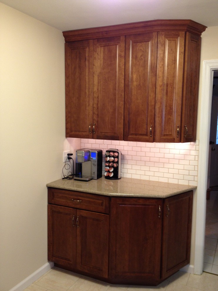 KraftMaid Parkurst Cherry Square (Nelcoski) Kitchen Traditional