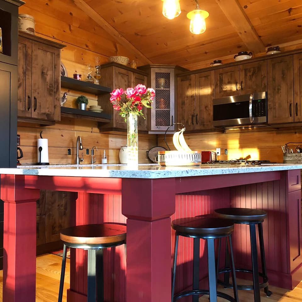 Mid-sized mountain style l-shaped light wood floor kitchen photo in Toronto with an undermount sink, shaker cabinets, quartz countertops, stainless steel appliances and an island