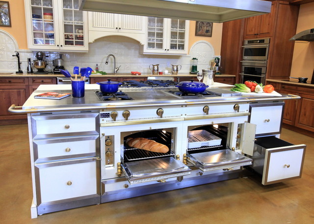 La Cornue - Custom, handcrafted range/ovens - Classico - Cucina - Austin -  di Wilson AC & Appliance | Houzz