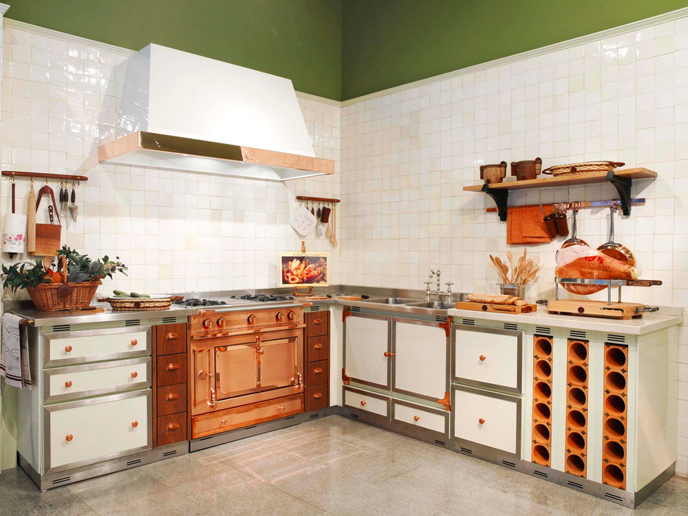 Example of an eclectic kitchen design in Miami