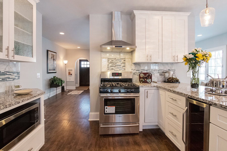 La Grange, IL open plan Kitchen Contemporary Kitchen Chicago by