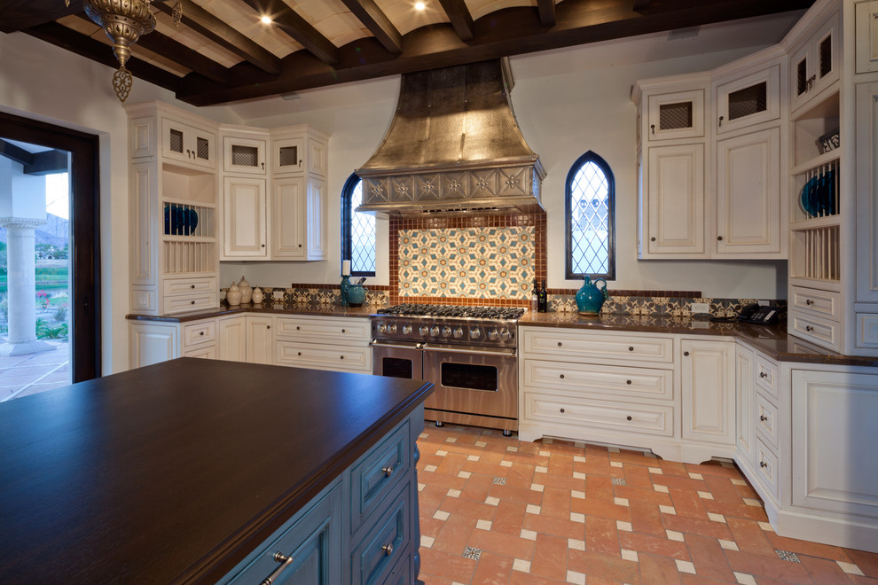 La Quinta, California Mediterranean Kitchen Los Angeles by