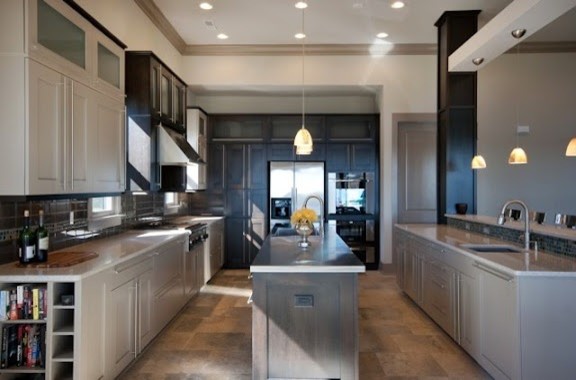 This is an example of a contemporary kitchen in Charleston.