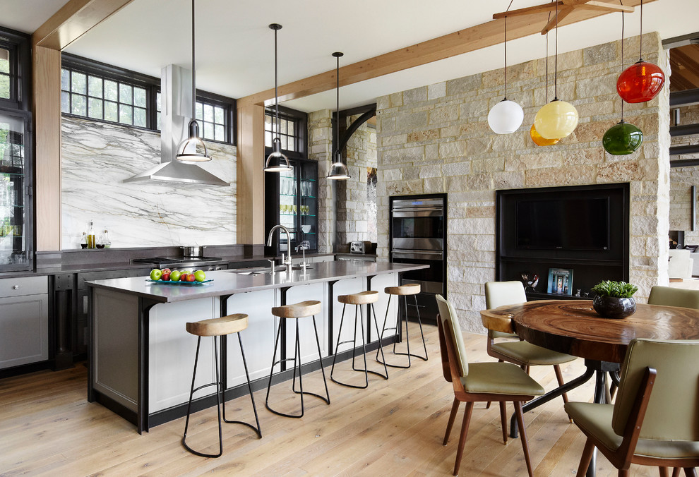 Foto di una cucina abitabile contemporanea con paraspruzzi bianco