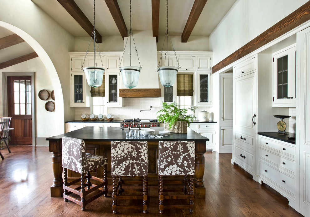 Elegant kitchen photo in Atlanta