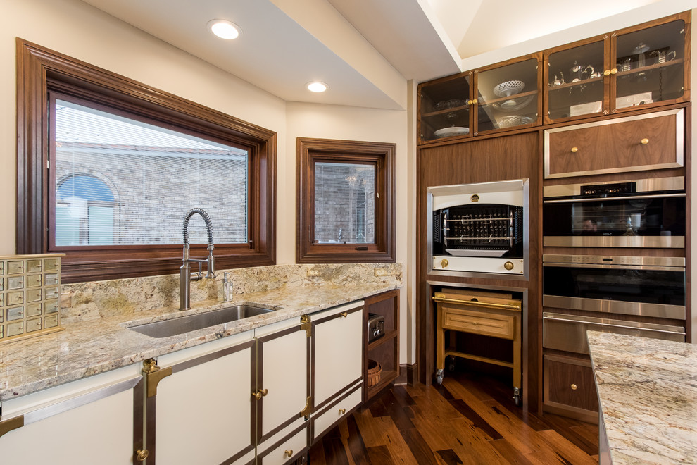 Kitchen - kitchen idea in Minneapolis