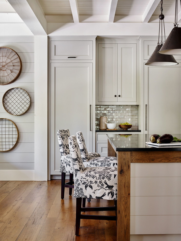 Example of a kitchen design