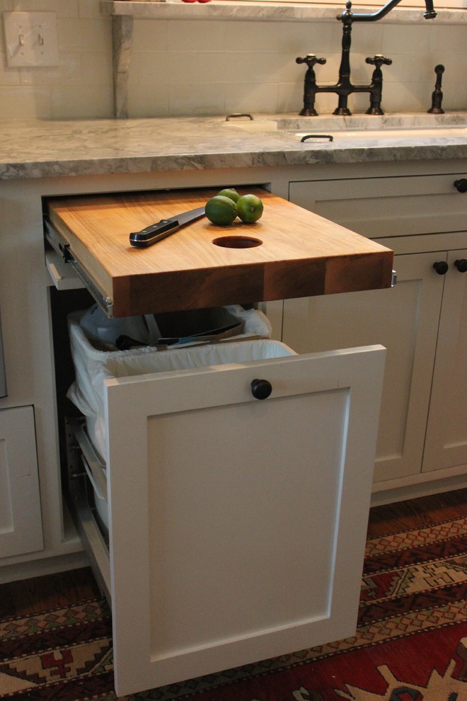 Elegant kitchen photo in Dallas