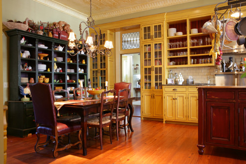 Tuscan kitchen photo in Charleston