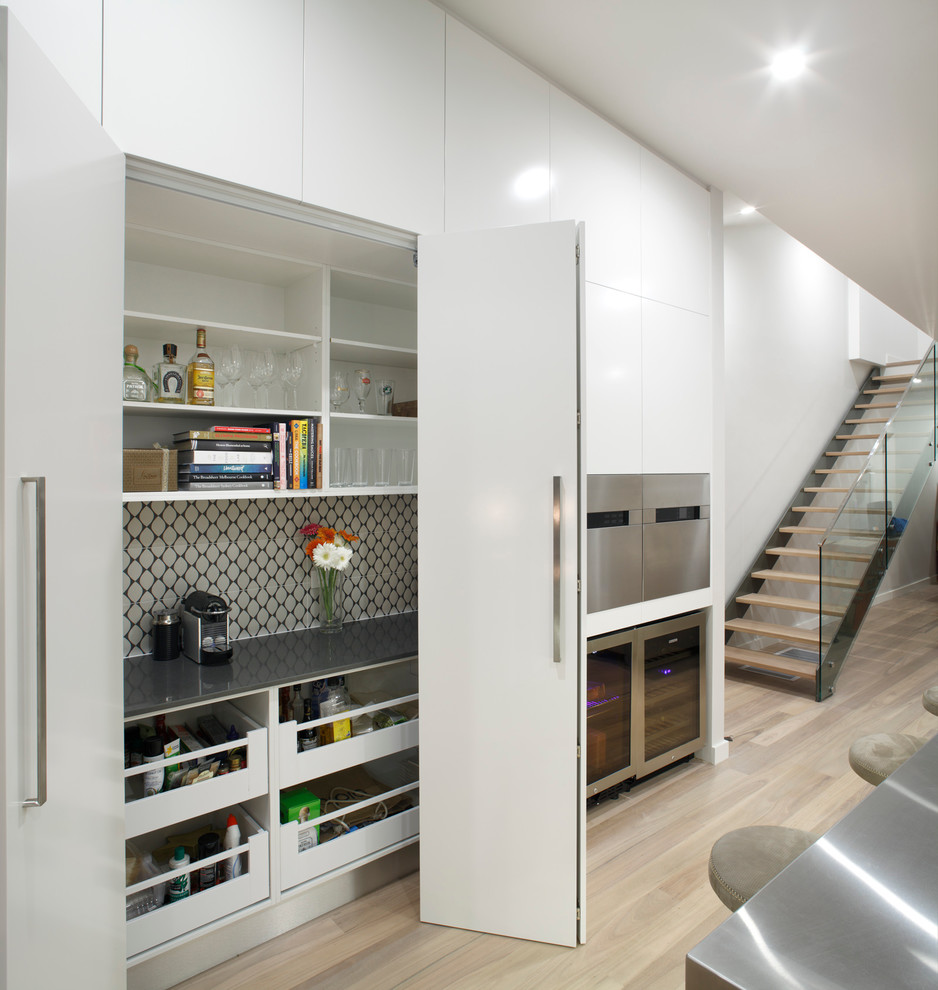 Photo of a large contemporary kitchen in Sydney.