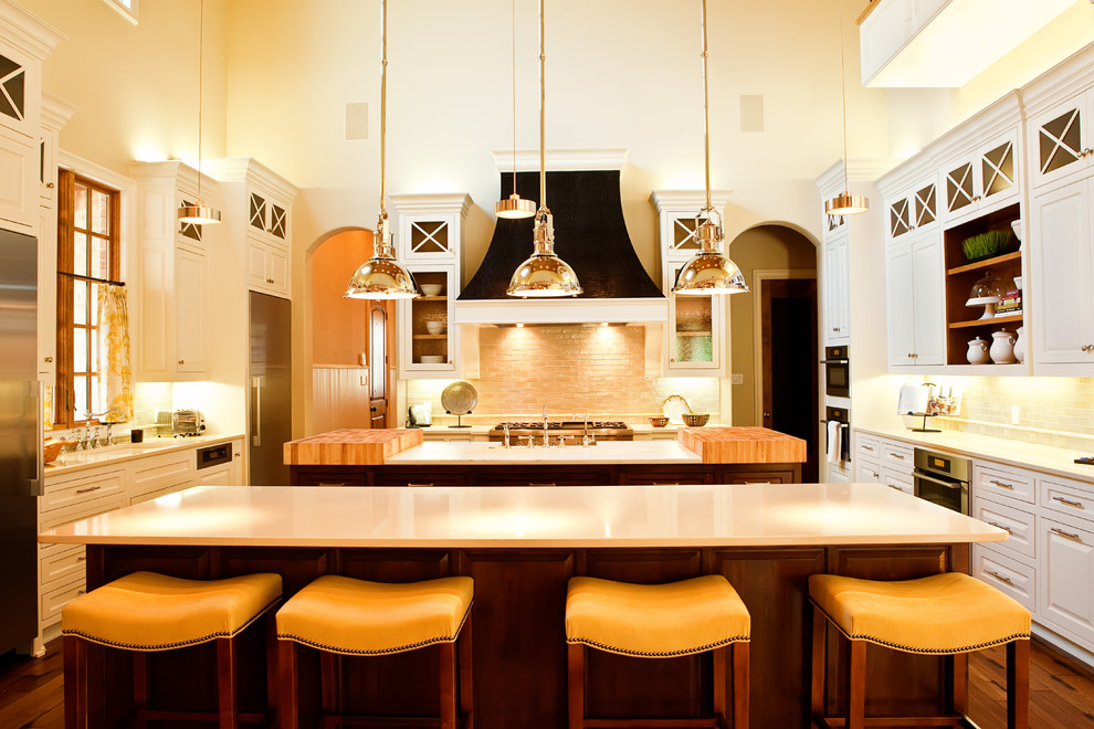 Traditional kitchen in Dallas with stainless steel appliances.