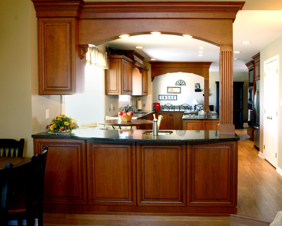 Large open kitchen for entertaining - Traditional - Kitchen ...