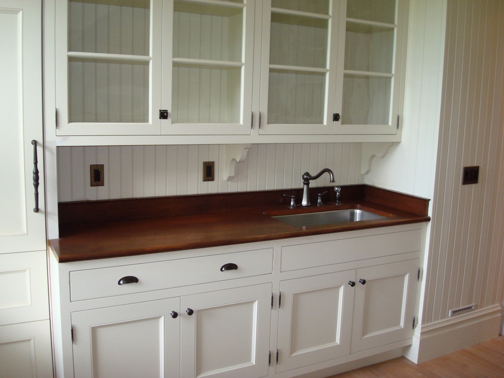 Elegant kitchen photo in Burlington