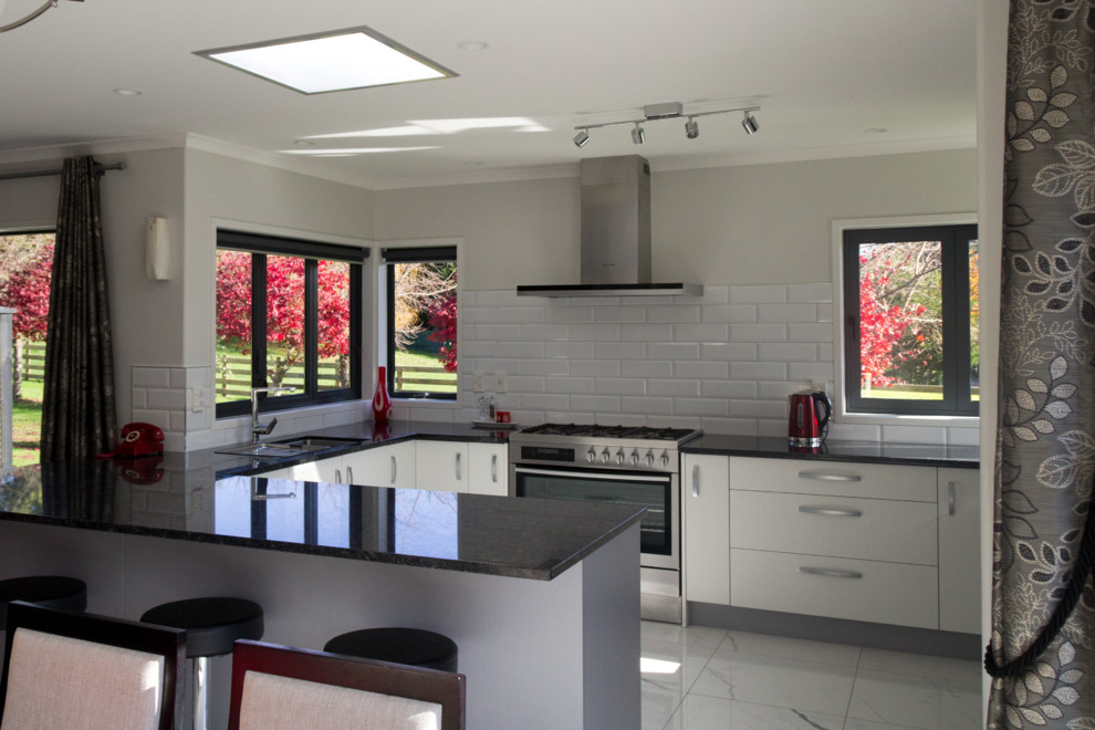 Let there be light Modern Kitchen Hamilton by Kitchen Studio