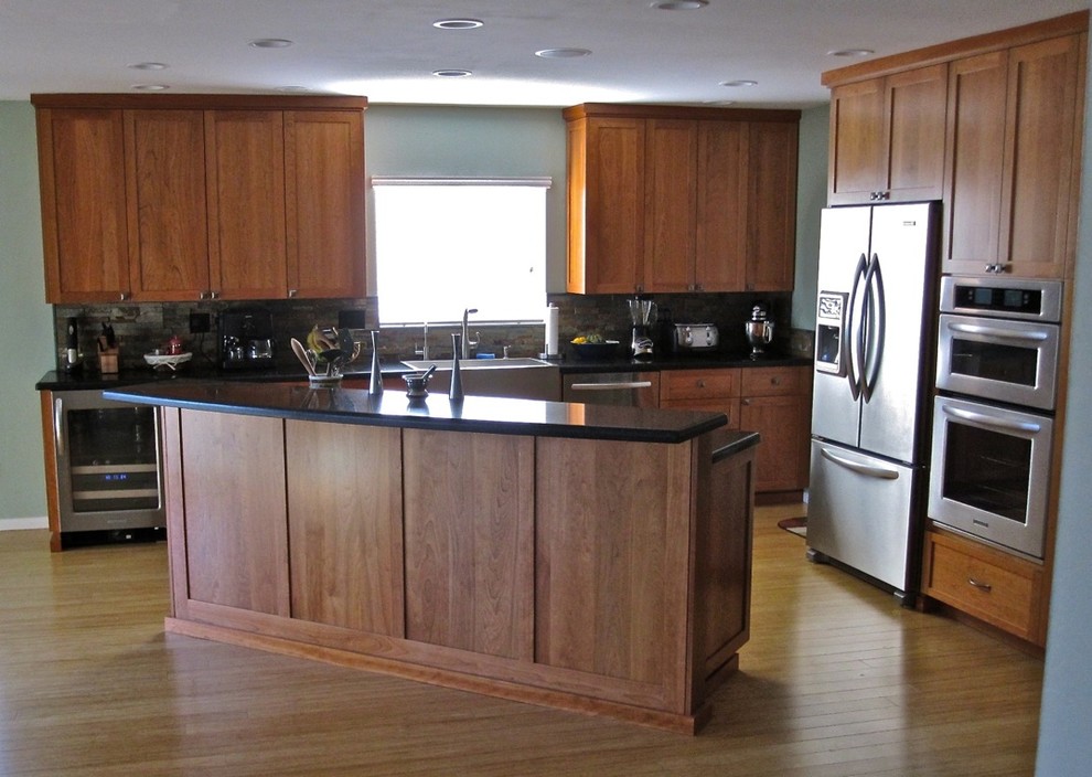 Photo of a classic kitchen in San Diego.