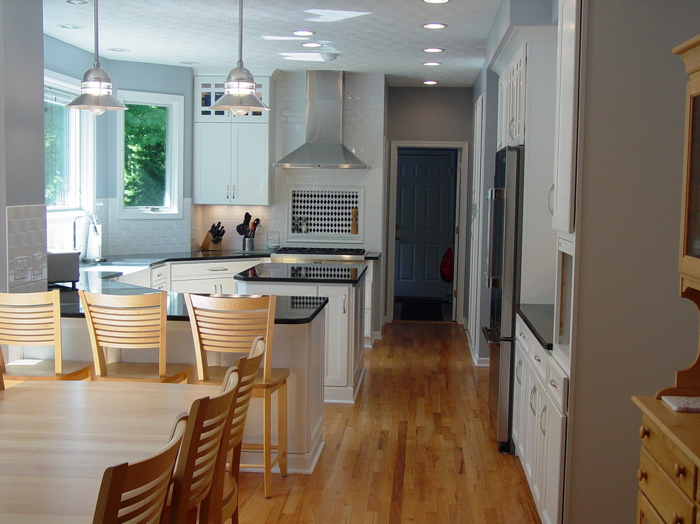 Life isn't always black and white, but your kitchen can be - Fusion ...