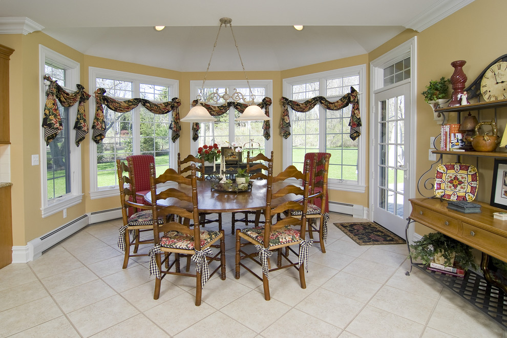 Traditional dining room in Newark.