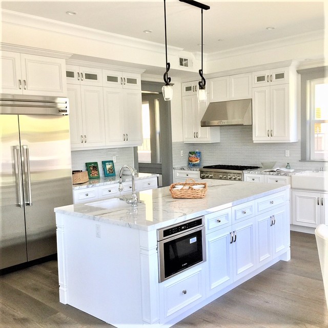 https://st.hzcdn.com/simgs/pictures/kitchens/light-and-bright-kitchen-remodel-sammamish-wa-dream-home-construction-img~77616a7b0c480ce4_4-0784-1-e0e5346.jpg