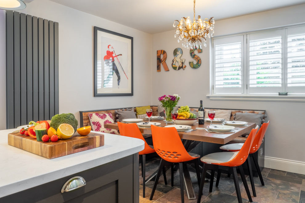 Light Grey Shaker Kitchen with a Dark Grey Kitchen Island
