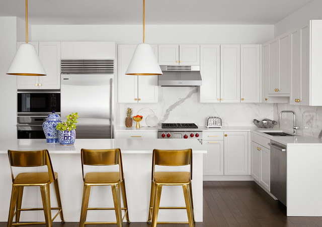 Design Dilemma: Boosting Kitchen Color with Accessories