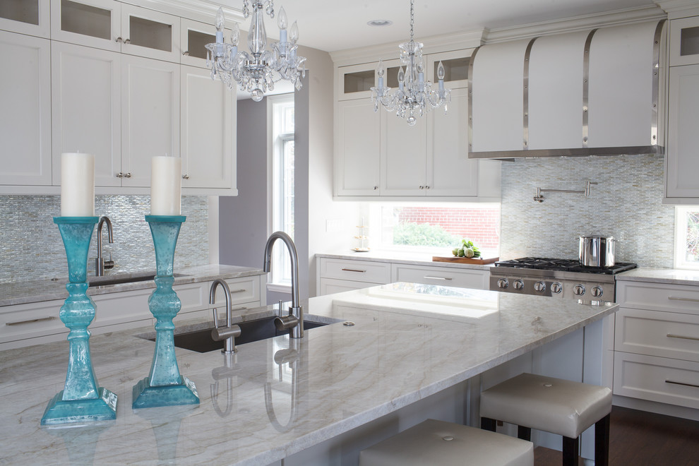 Inspiration for a timeless kitchen remodel in Chicago