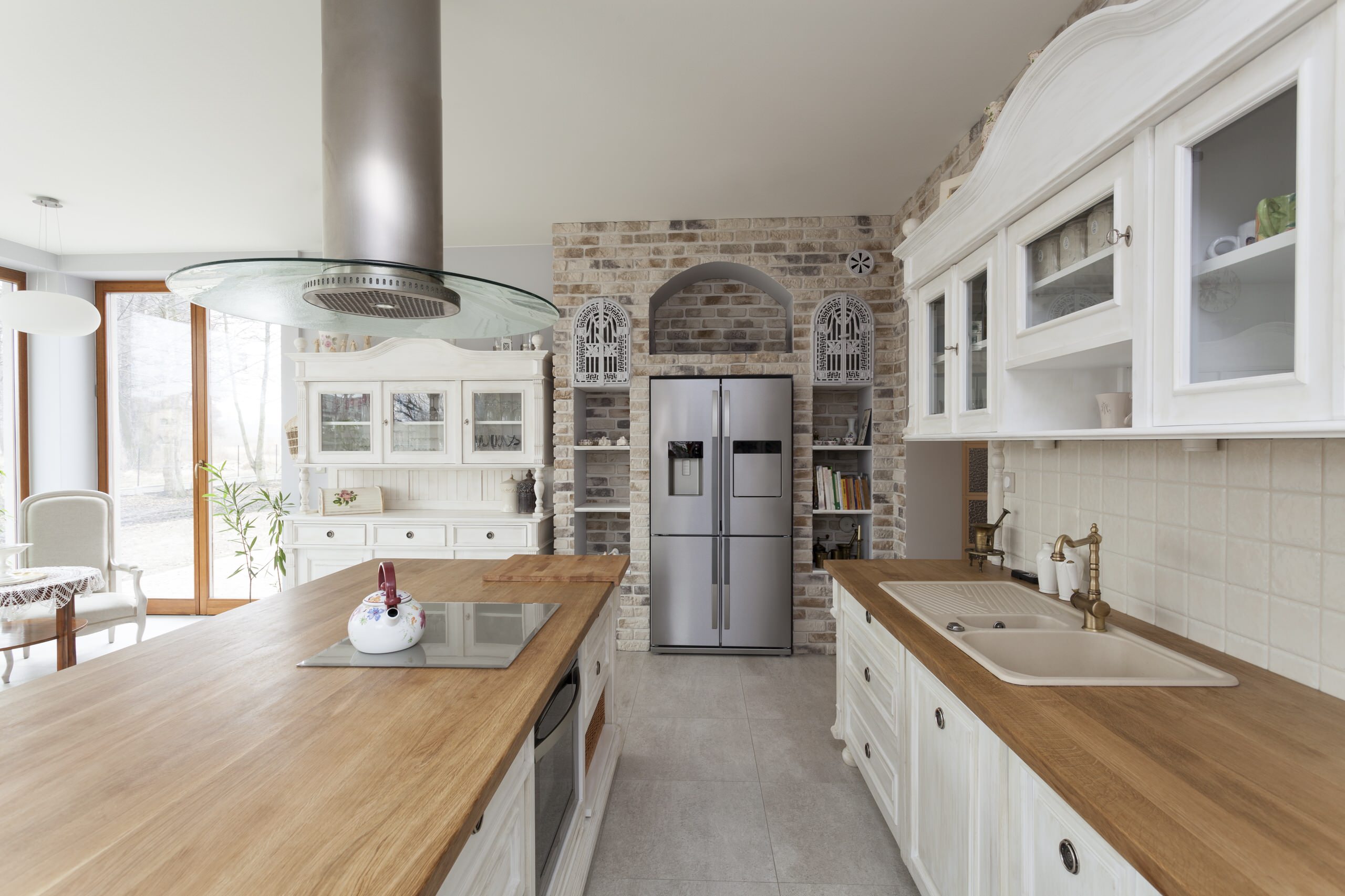 Cucina shabby-chic style con pavimento con piastrelle in ceramica : Foto e  Idee per Ristrutturare e Arredare - Gennaio 2022 | Houzz IT