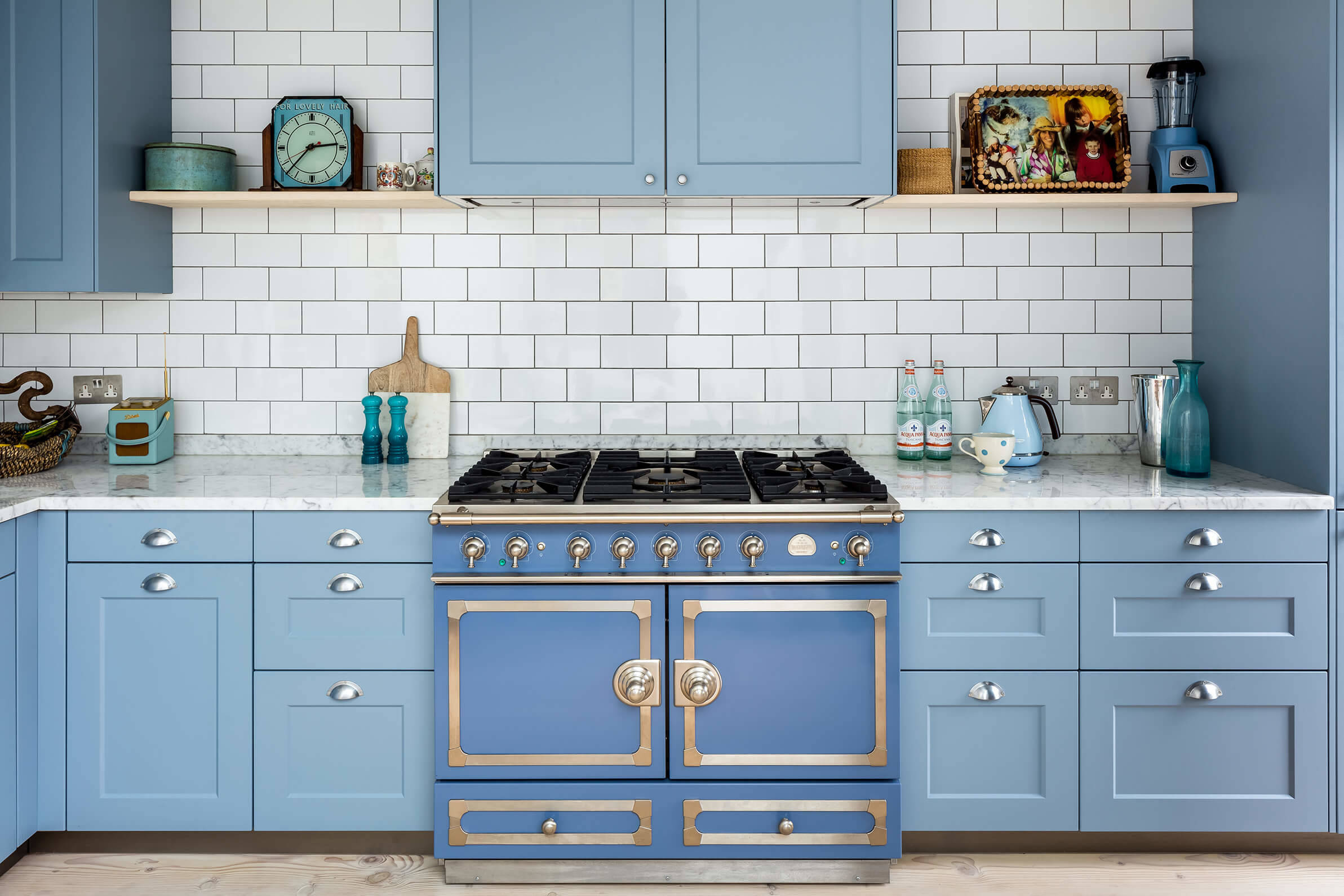 75 Kitchen with Blue Cabinets and Colored Appliances Ideas You'll Love -  January, 2024