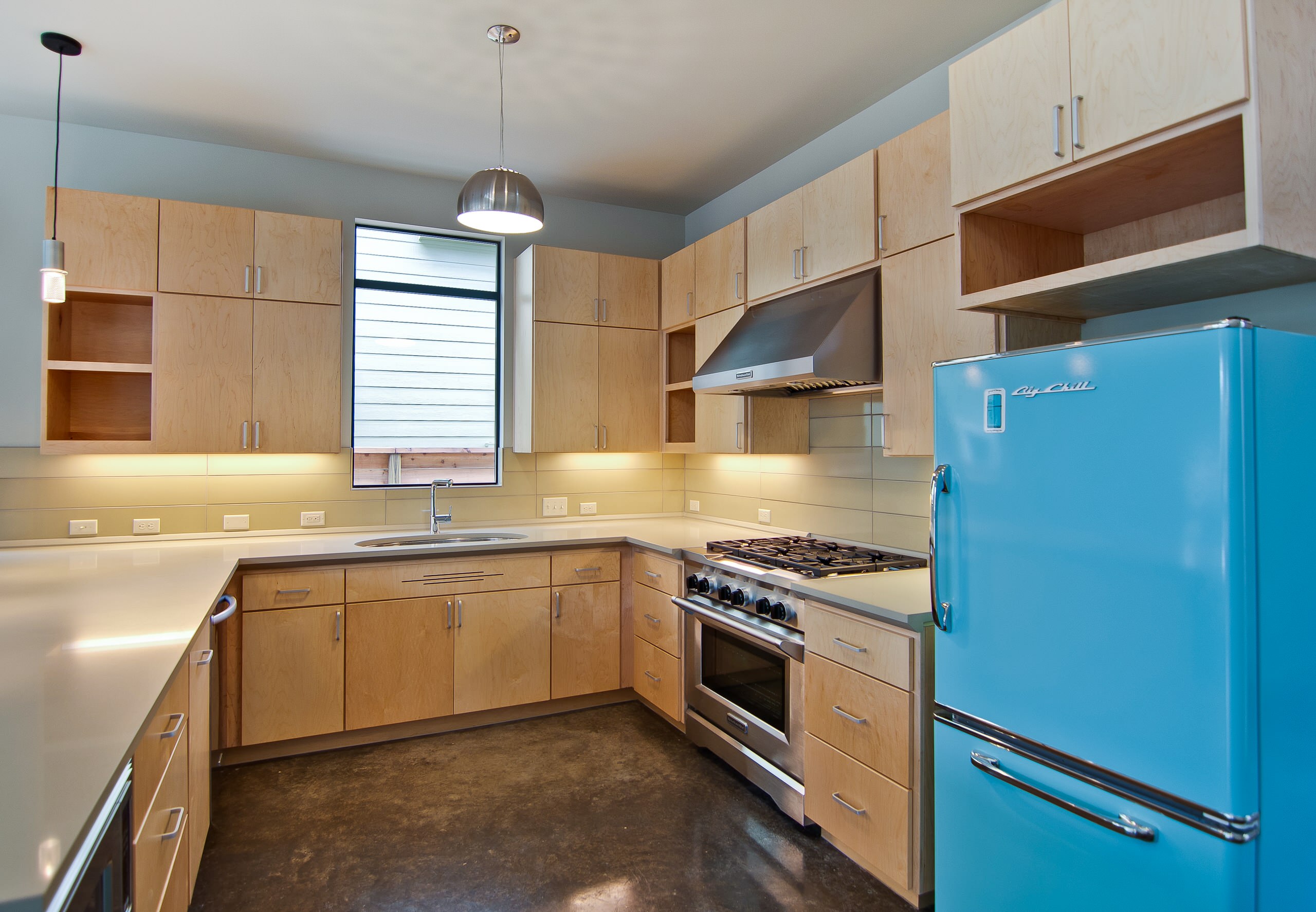 75 Kitchen with Blue Cabinets and Colored Appliances Ideas You'll Love -  January, 2024