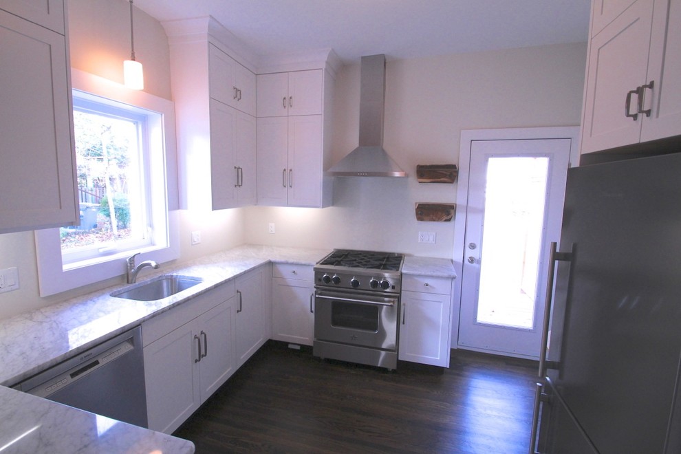 This is an example of a small classic kitchen in Toronto.