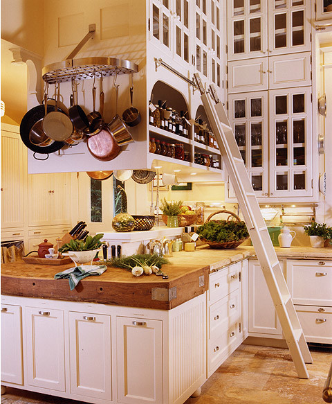 Photo of a farmhouse kitchen in San Francisco.