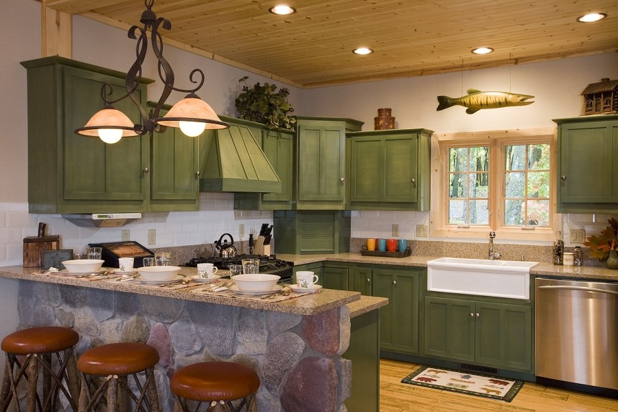 Inspiration for a rustic kitchen remodel in Milwaukee