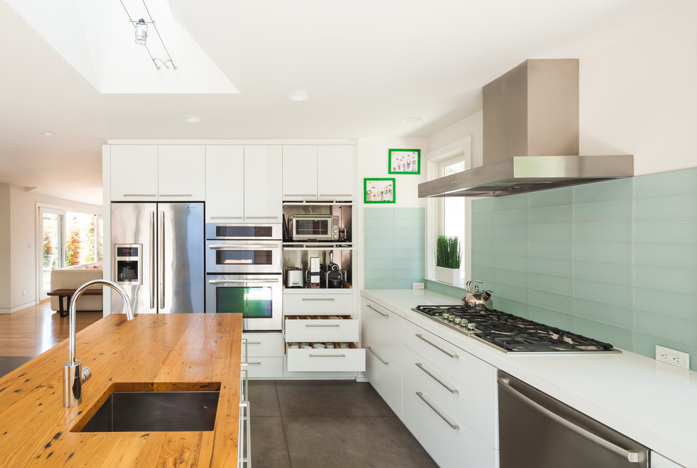 Example of a trendy kitchen design in San Francisco