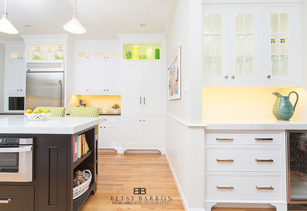 Kitchen - transitional kitchen idea in Philadelphia