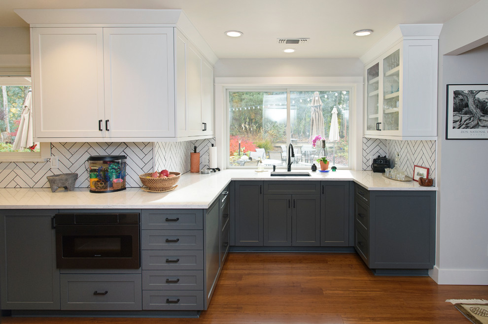 wrap around counter against kitchen wall