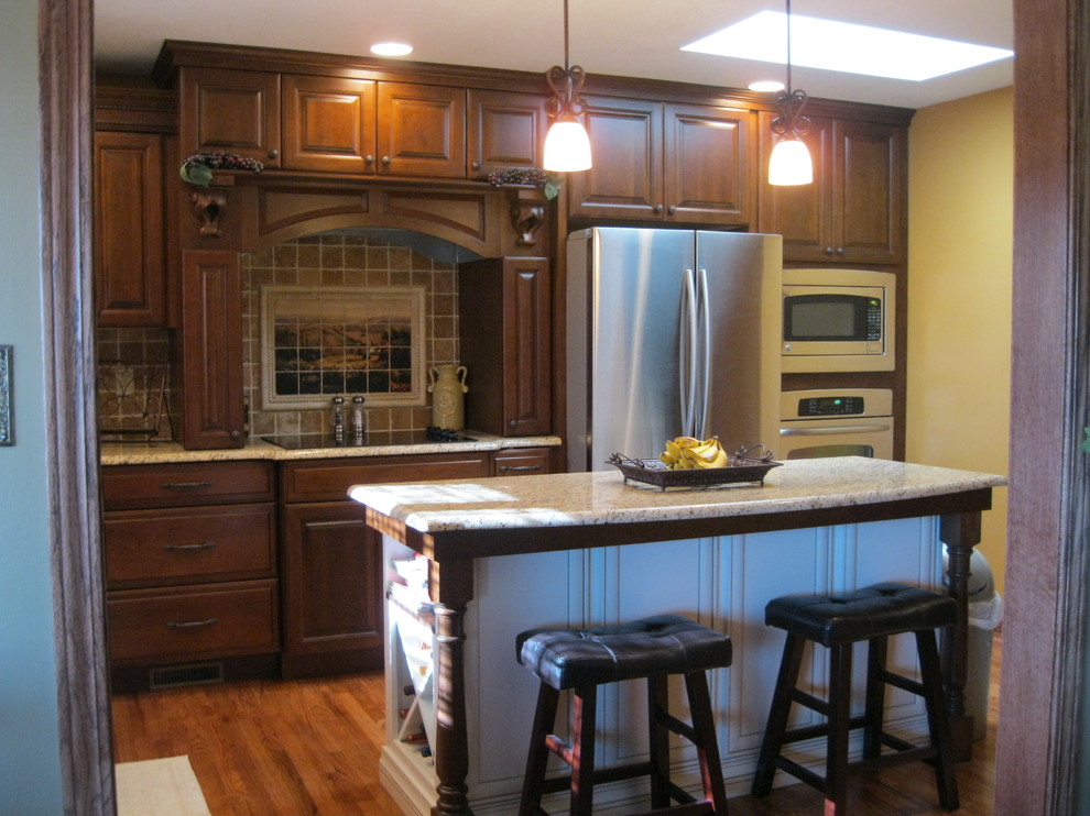 Lorrie O'Neil - Traditional - Kitchen - Kansas City - by Lorrie O'Neil ...