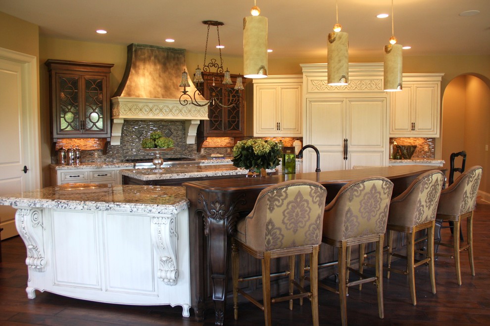 Inspiration for a timeless kitchen remodel in Indianapolis