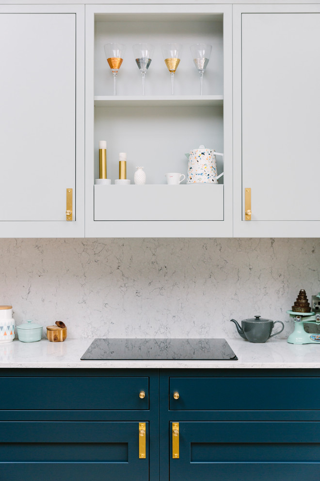 Kitchen - transitional kitchen idea in London