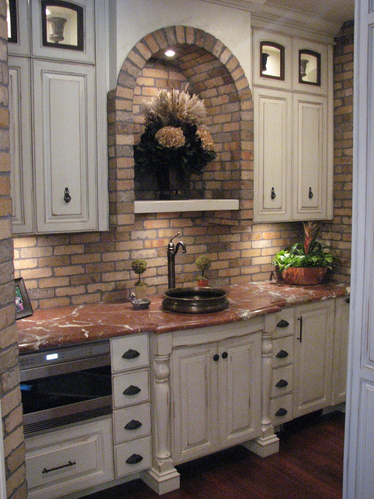 Traditional kitchen in Jacksonville.