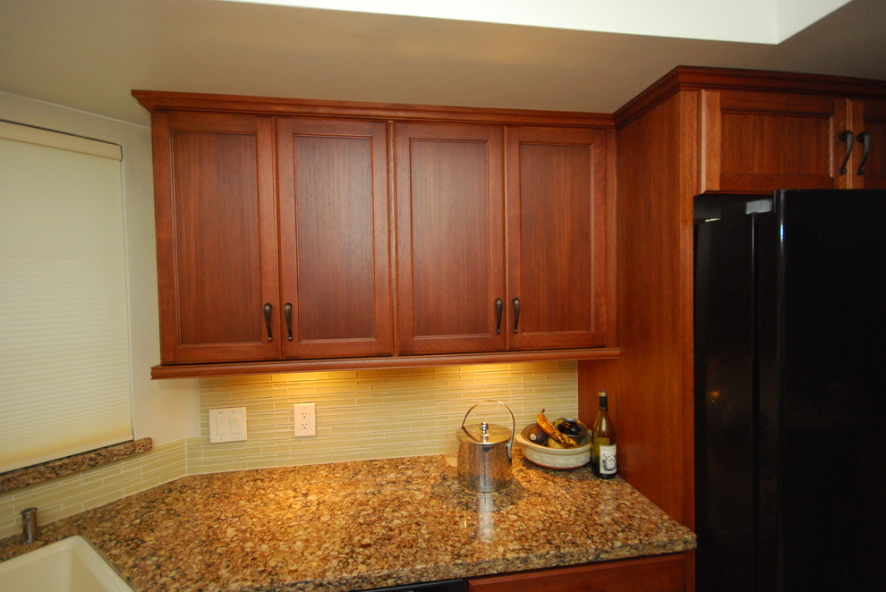 Lyptus Nutmeg/Canterbury Traditional Kitchen Other by Blue