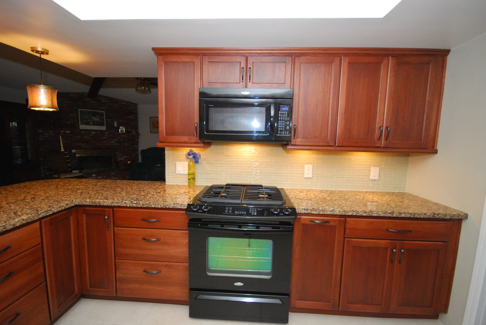 Lyptus Nutmeg/Canterbury Traditional Kitchen Other by Blue