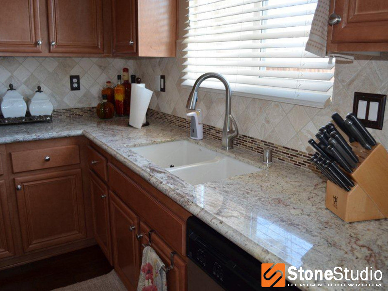 Inspiration for a timeless kitchen remodel in Orange County